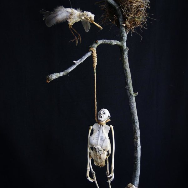 Sabrina Gruss - Défunts animés : Personnages - A table