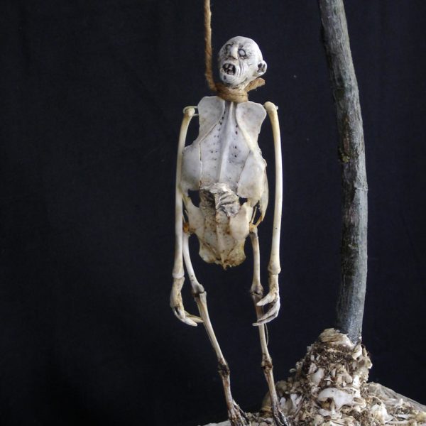 Sabrina Gruss - Défunts animés : Personnages - A table