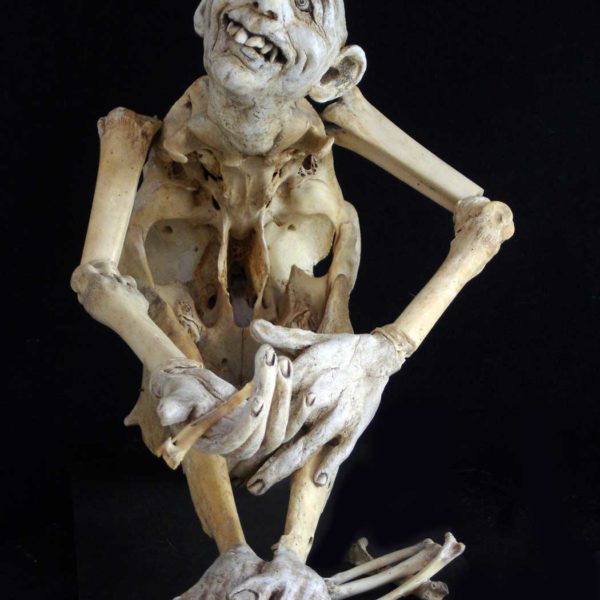 Sabrina Gruss - Défunts animés : Personnages - Des os et des bas