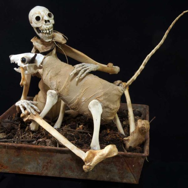 Sabrina Gruss - Défunts animés : Personnages - Rencontre