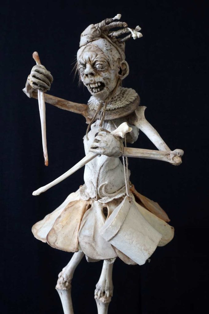 Sabrina Gruss - Défunts animés : Personnages - Tarentelle