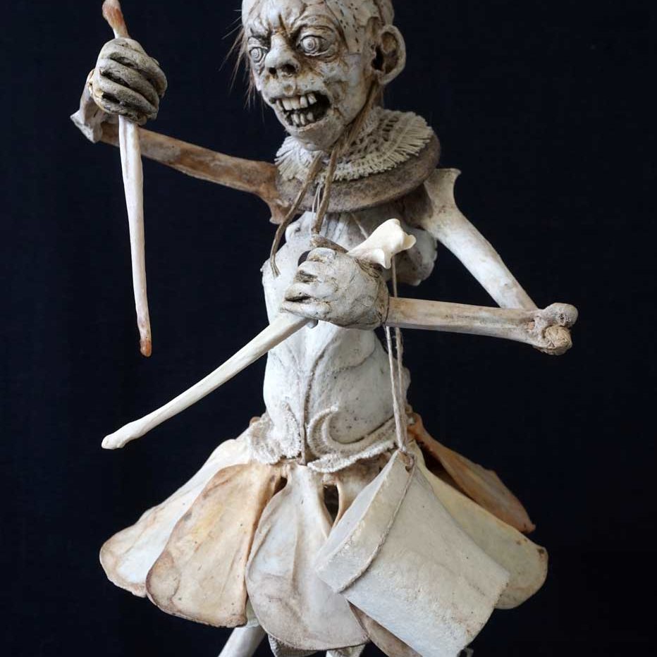 Sabrina Gruss - Défunts animés : Personnages - Tarentelle