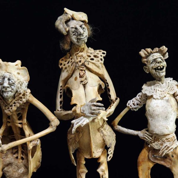 Sabrina Gruss - Défunts animés : Personnages - Trio